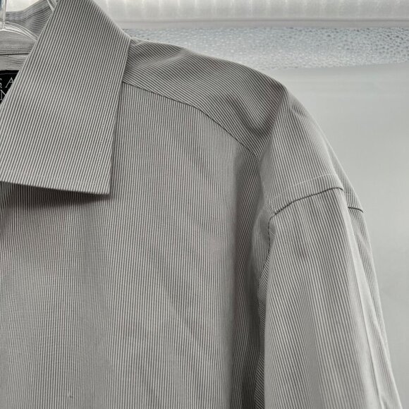 Jos. A. Bank Men's Traveler Button Down Shirt Gray Striped Size 17-35 - Picture 5 of 8